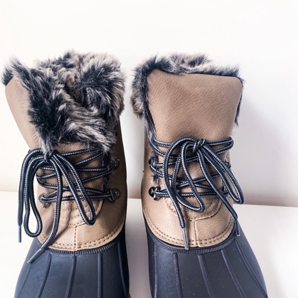 Izod Lined Rain Boots - Picture 3 of 8